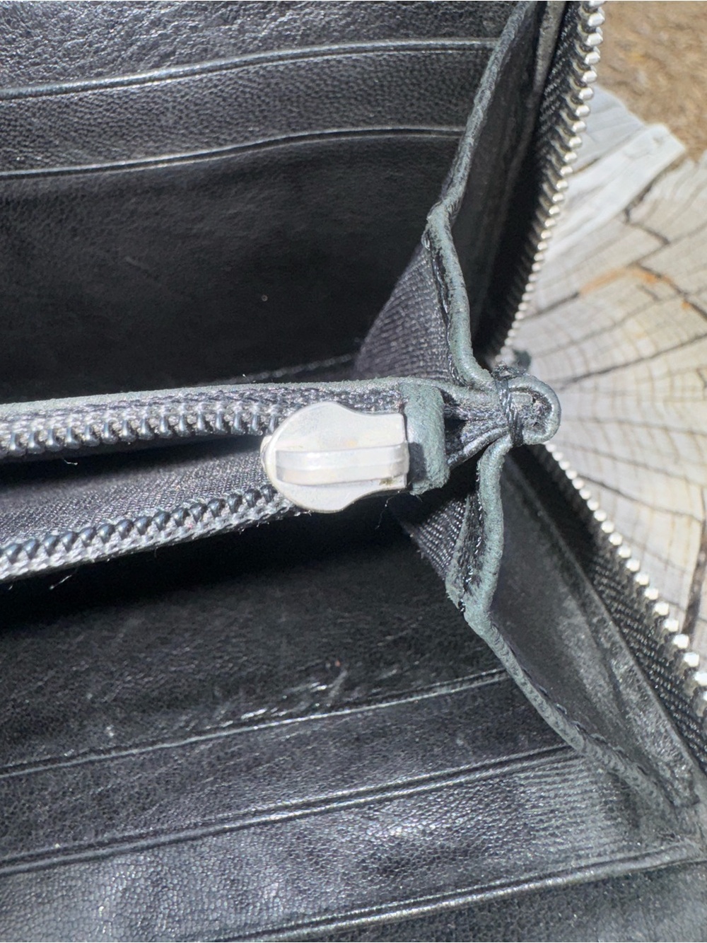 Jimmy Choo Black Leather Zip Wallet - Picture 6 of 9
